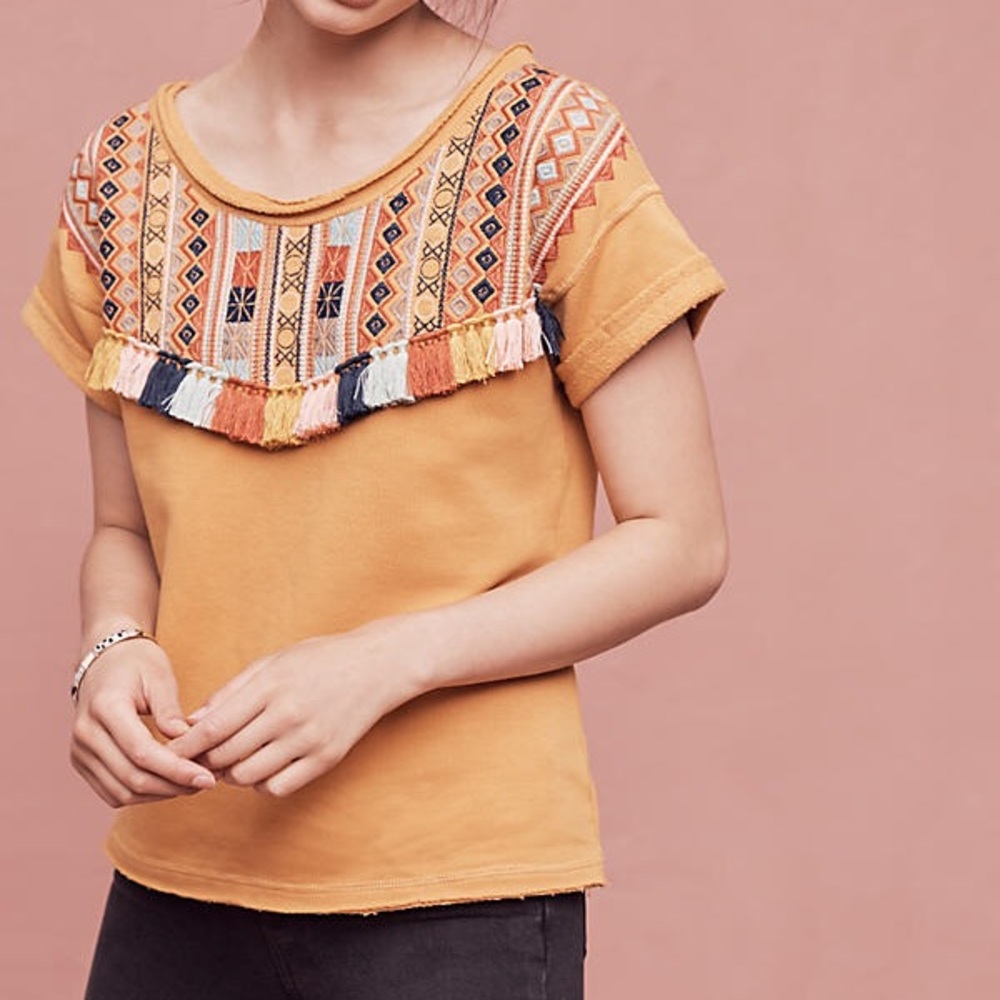 Valencia top sweater with cute fringe tassels